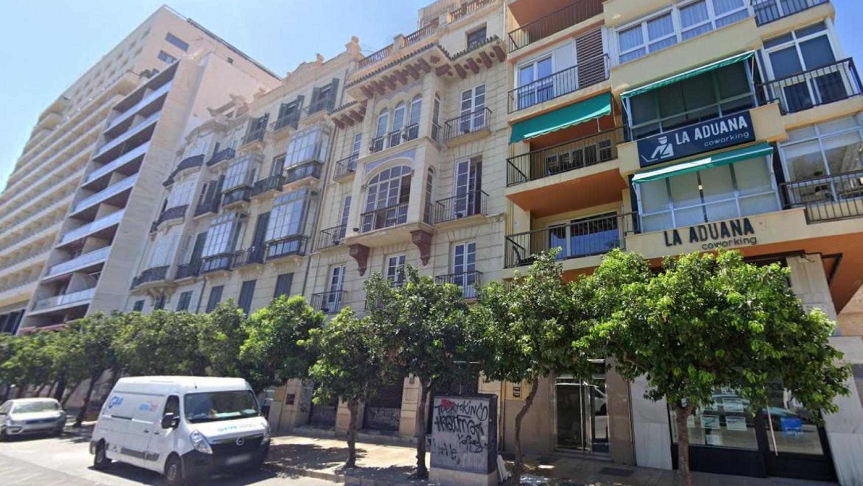 Imagen del edificio de Cortina del Muelle, 9, en Málaga.