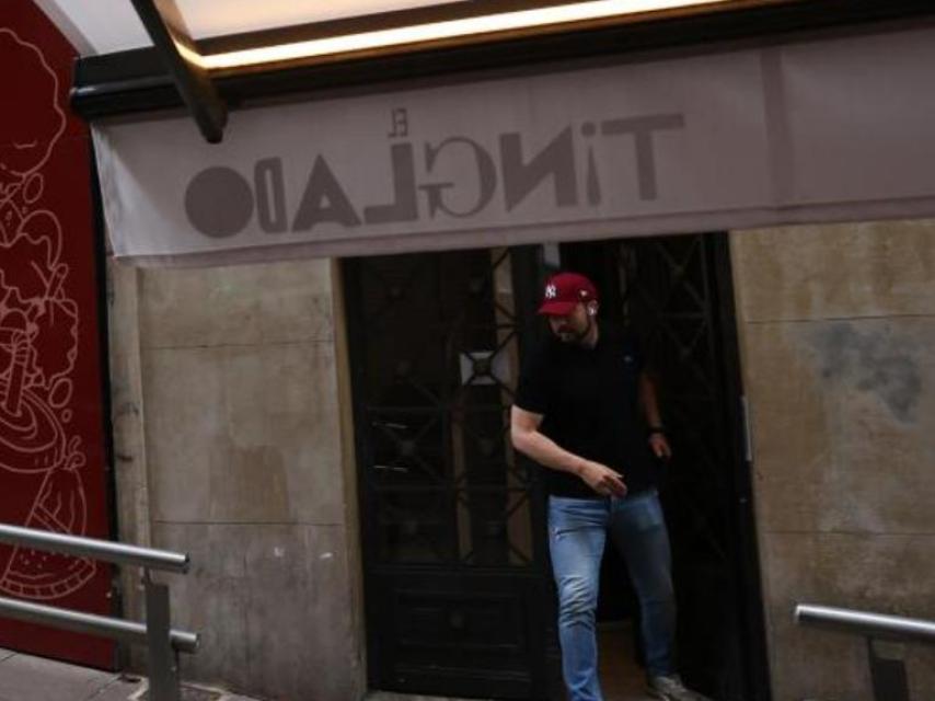 El teniente coronel de la UCO Antonio Balas durante el registro en la constructora Servinabar en Pamplona