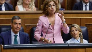 Bendodo pregunta a Montero si respalda a su 'número tres', acusado de cobrar 100.000 € por anular multas de Hacienda