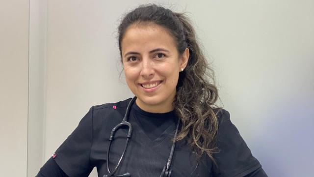 Karen Alarcón, médico digestivo.