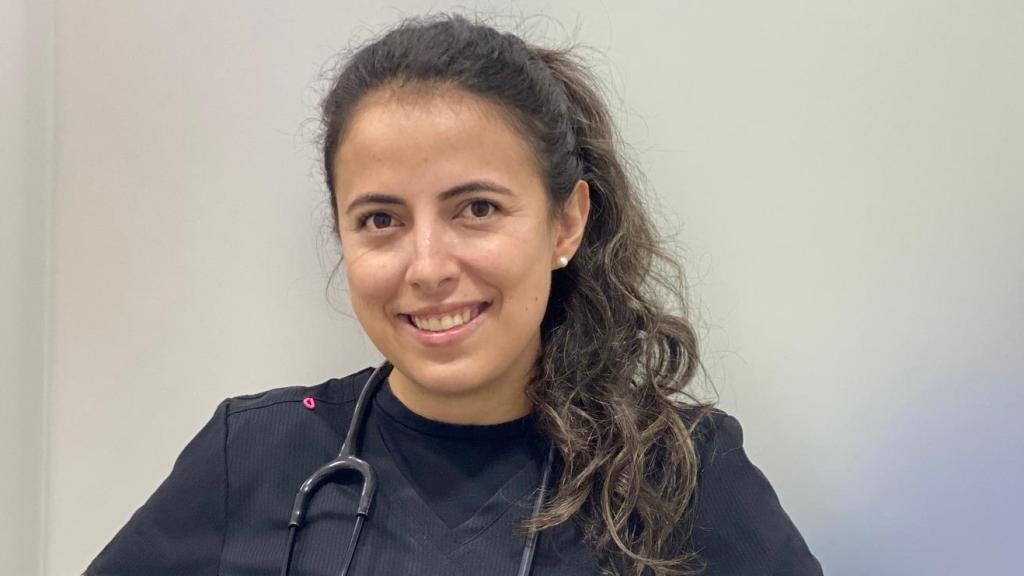 Karen Alarcón, médico digestivo.
