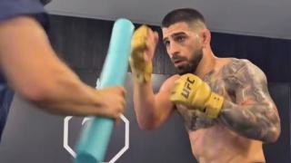 Ilia Topuria entrenando