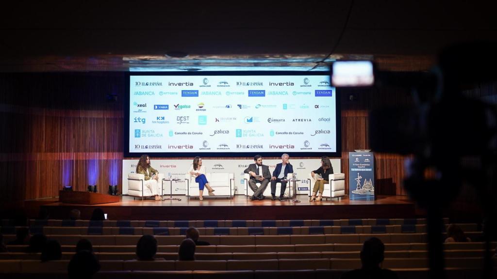 Ponentes en la mesa de sostenibilidad y ODS en el foro La Galicia que viene.