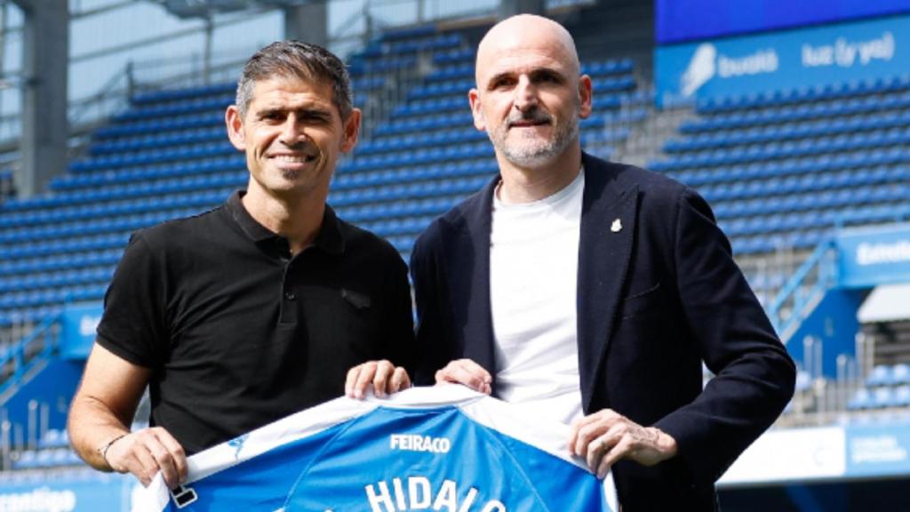 Fernando Soriano hoy durante la presentación de Antonio Hidalgo como nuevo entrenador del Dépor.