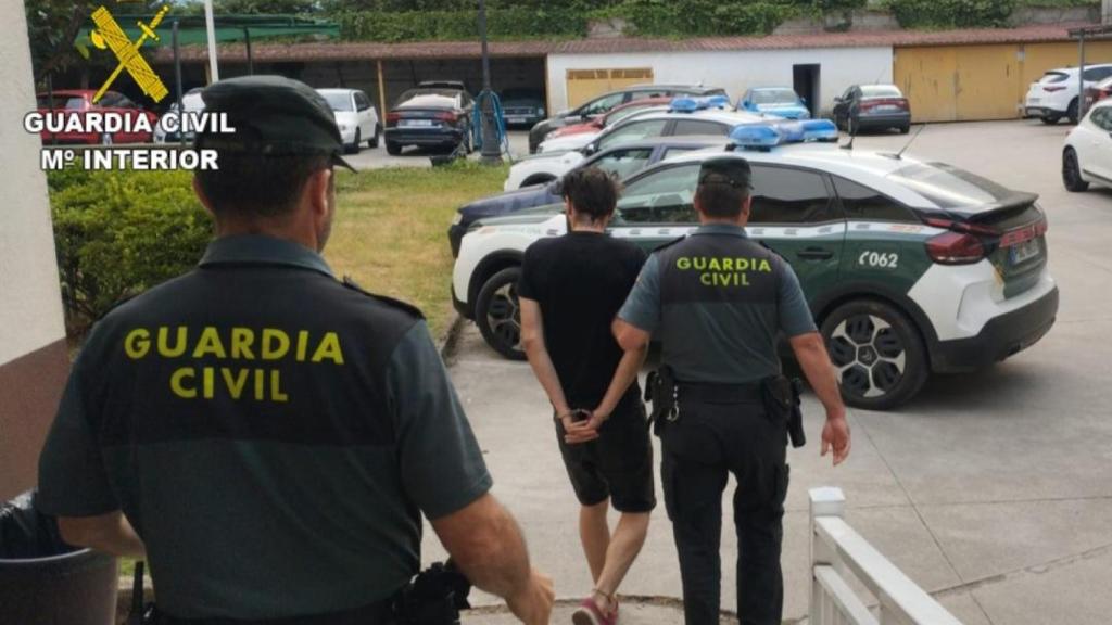 Detienen a un vecino de Ponteareas (Pontevedra) por un delito de lesiones y amenazas con arma blanca