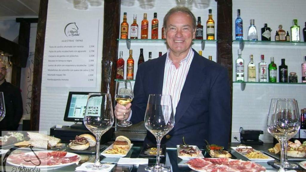Bertín Osborne en su bar de tapas en Valladolid