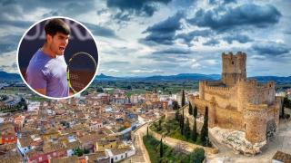 El pueblo de Alicante donde entrena Carlos Alcaraz: vive en una casa de madera en un centro de alto rendimiento