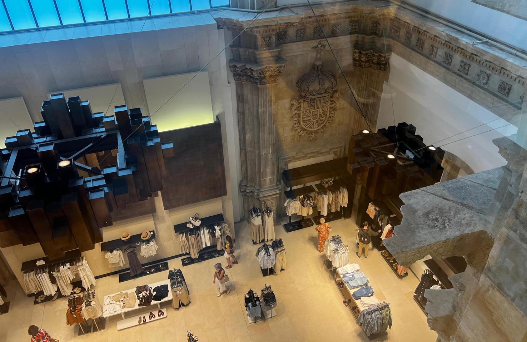 Interior de la tienda Zara de Salamanca