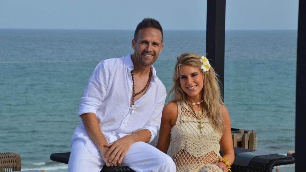 Eduard Forés y Maria Fuster, presentadores de À Punt.