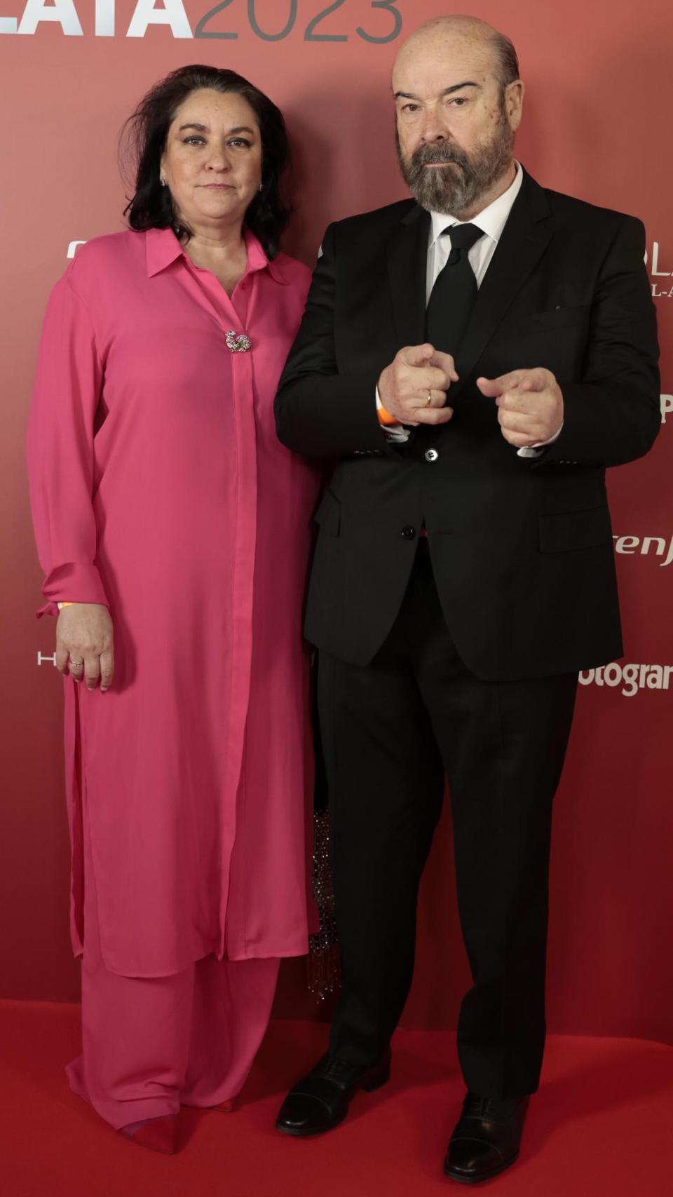 Antonio Resines y su mujer, María Escudero, en un acto celebrado en la capital en febrero de 2024.