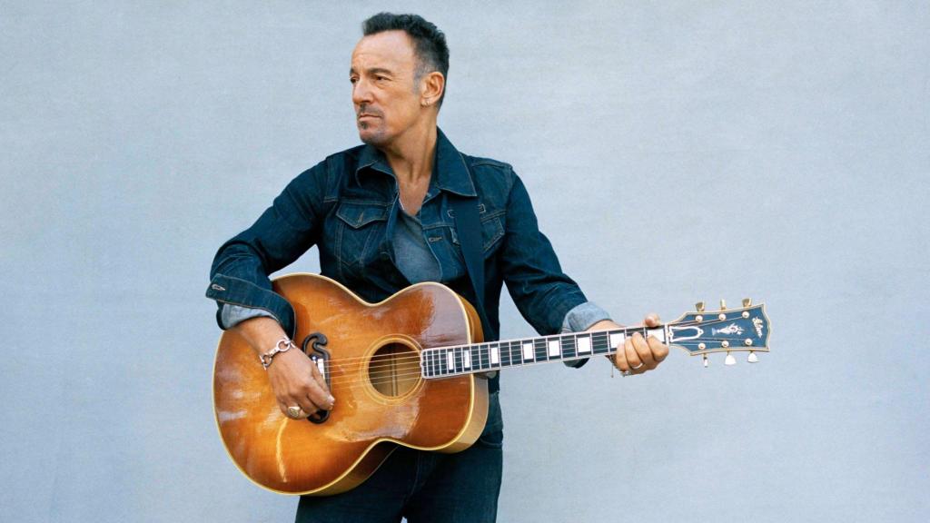 Bruce Springsteen en una foto promocional compartida por Sony Music Entertainment