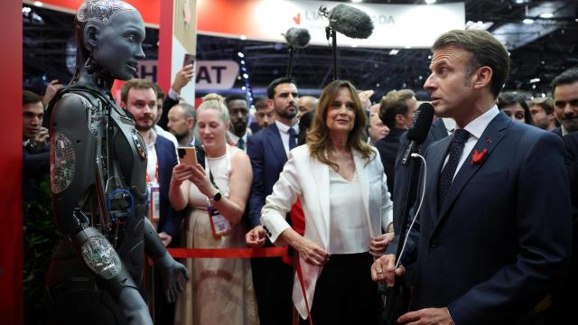 El presidente francés, Emmanuel Macron, en la feria de Vivatech en París.