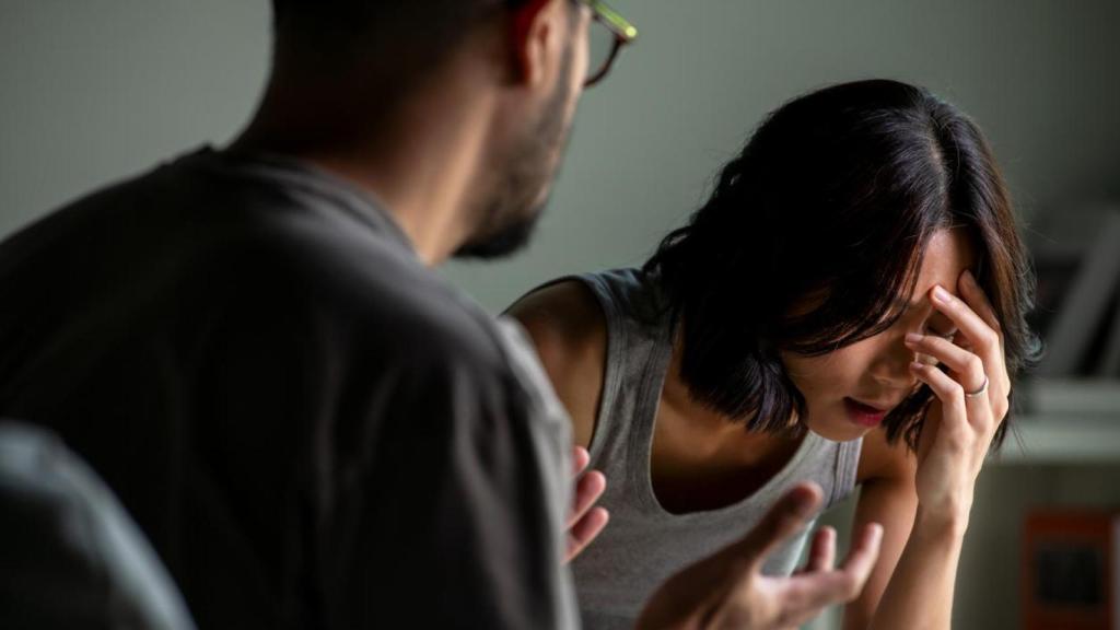Imagen de una pareja discutiendo.