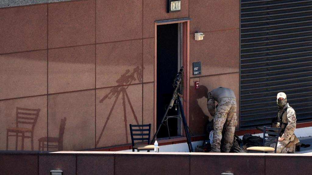 Continúan las protestas contra las redadas federales contra inmigrantes en Los Ángeles.