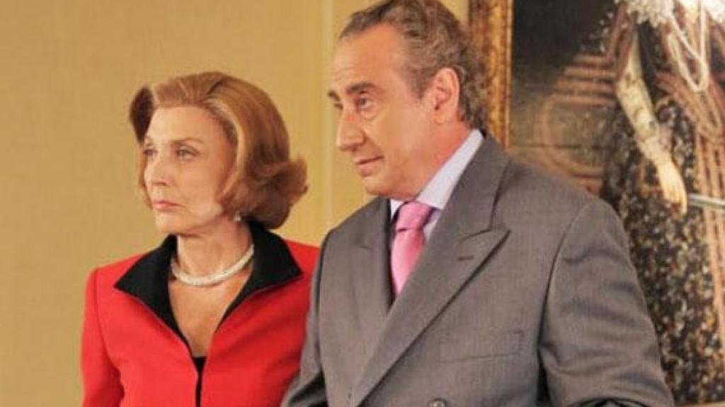 Marisa Paredes y Juanjo Puigcorbé en 'Felipe y Letizia'.