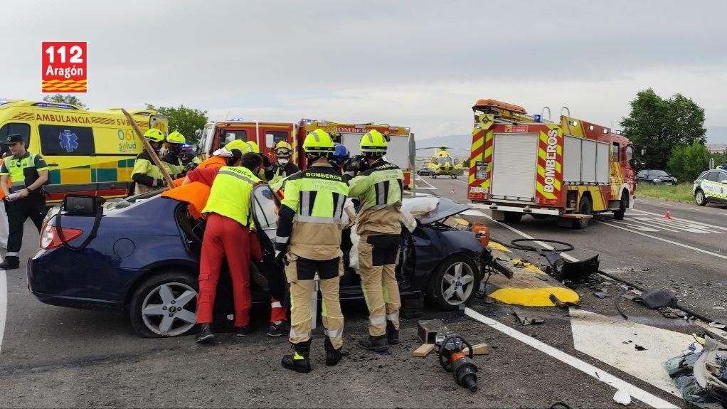Un muerto y cuatro heridos en un accidente de tráfico entre dos ...