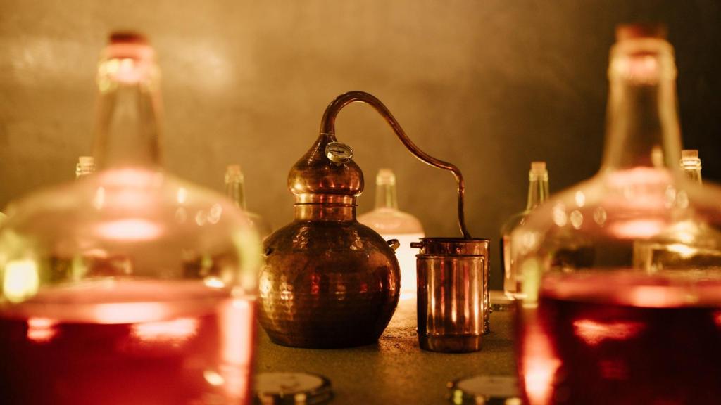 La sala de destilación.