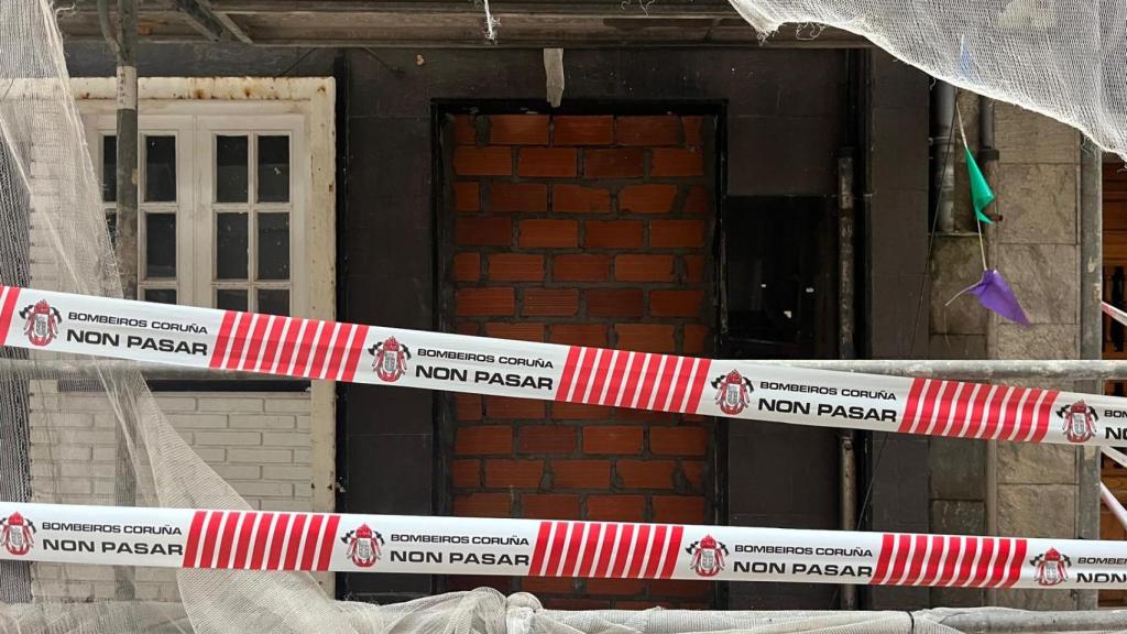 Tapian la puerta del 30 de la calle barrera