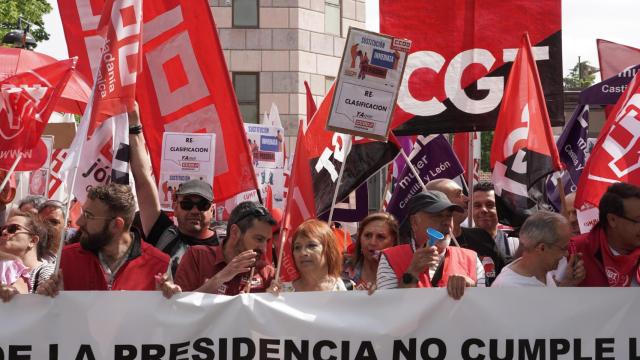 UGT, CCOO y CGT denuncian el convenio colectivo del personal laboral de la Junta