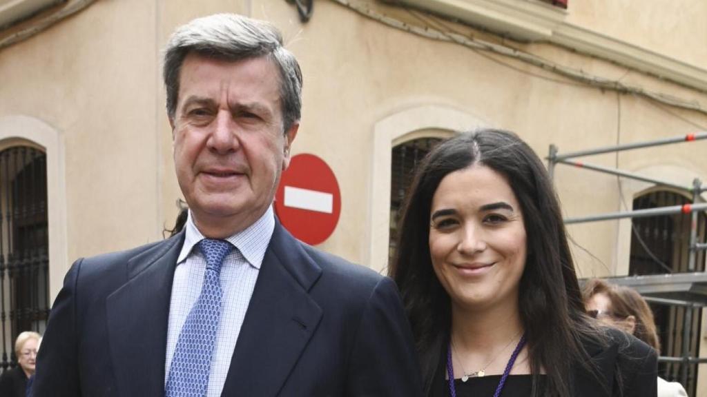 Cayetano Martínez de Irujo y Bárbara Mirjan, el pasado abril en Sevilla.