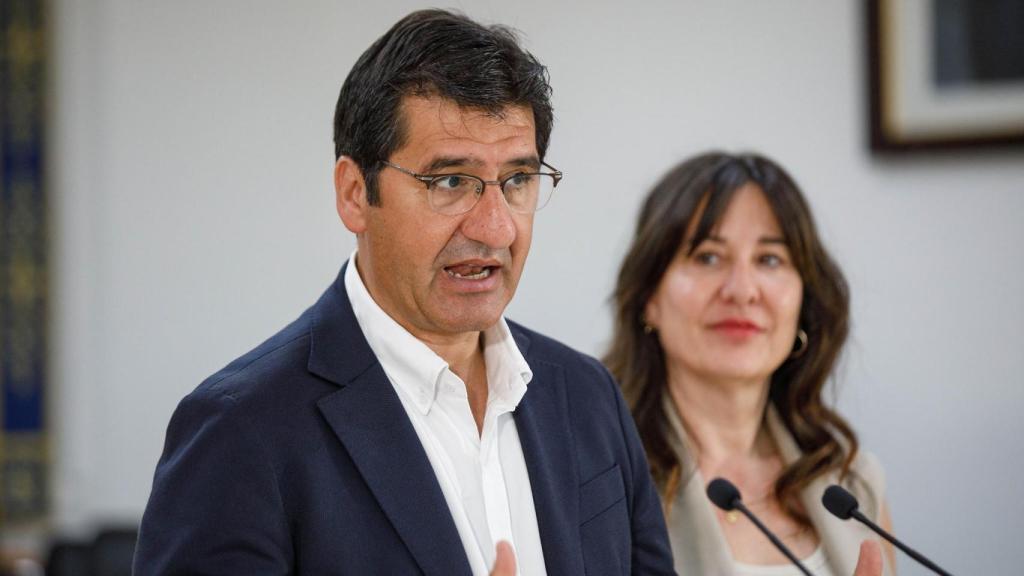 José Manuel Caballero, vicepresidente segundo de Castilla-La Mancha, junto a la delegada de la Junta en Ciudad Real, Blanca Fernández.