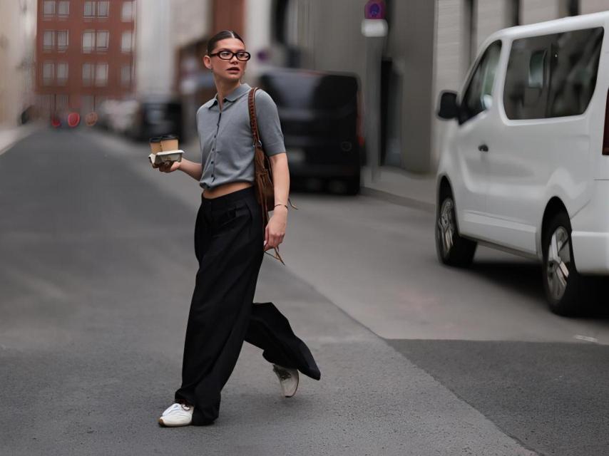 Las deportivas triunfaron en las calles de las capitales de la moda.