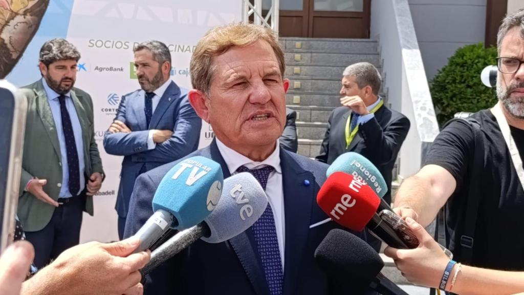 El presidente de Proexport, Mariano Zapata, comparece este jueves ante los medios.