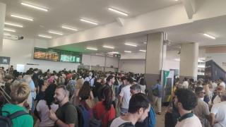 Personas retenidas en Chamartín por problemas en los trenes de alta velocidad.