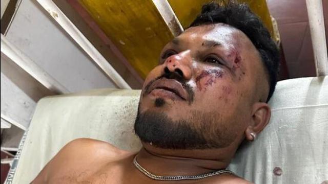 El pasajero del asiento 11A, el único superviviente del accidente de avión en la cama del hospital entrevistado por Hindustan Times.