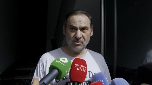 El exministro José Luis Ábalos, tras el registro de su vivienda en Valencia esta semana. Europa Press