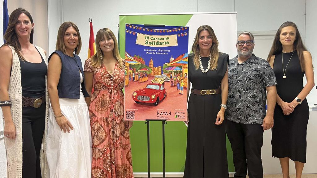Mar González, Elvira Carrera, Ruth Sarabia, Ana Mata, Cristóbal Moreno y Laura Villa en la presentación.