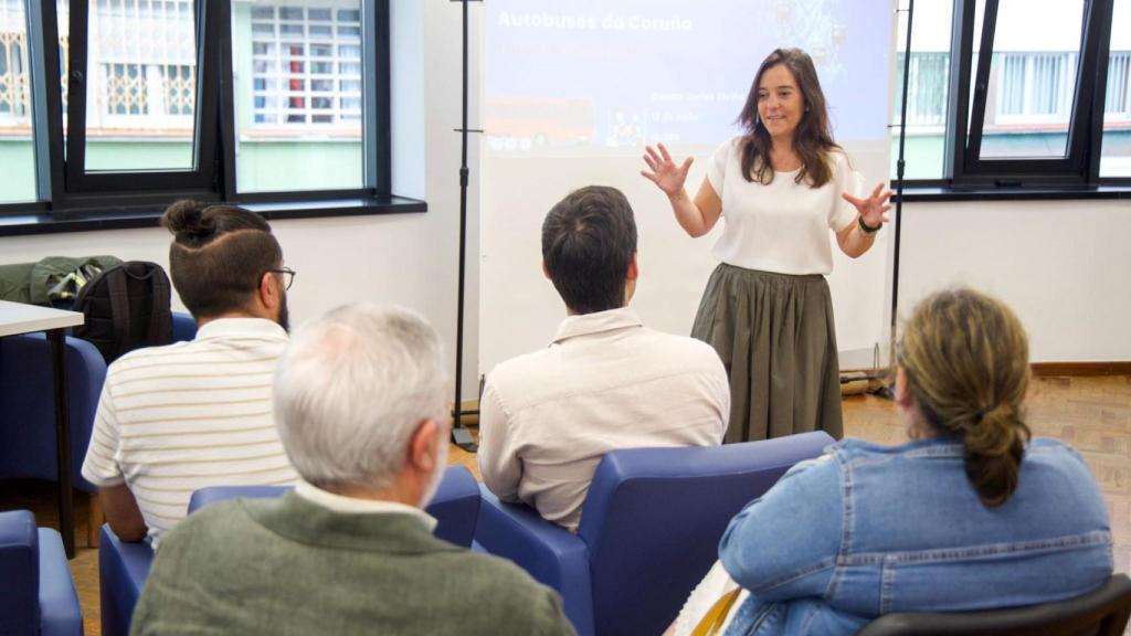 Encuentro participativo sobre el bus urbano en Elviña.