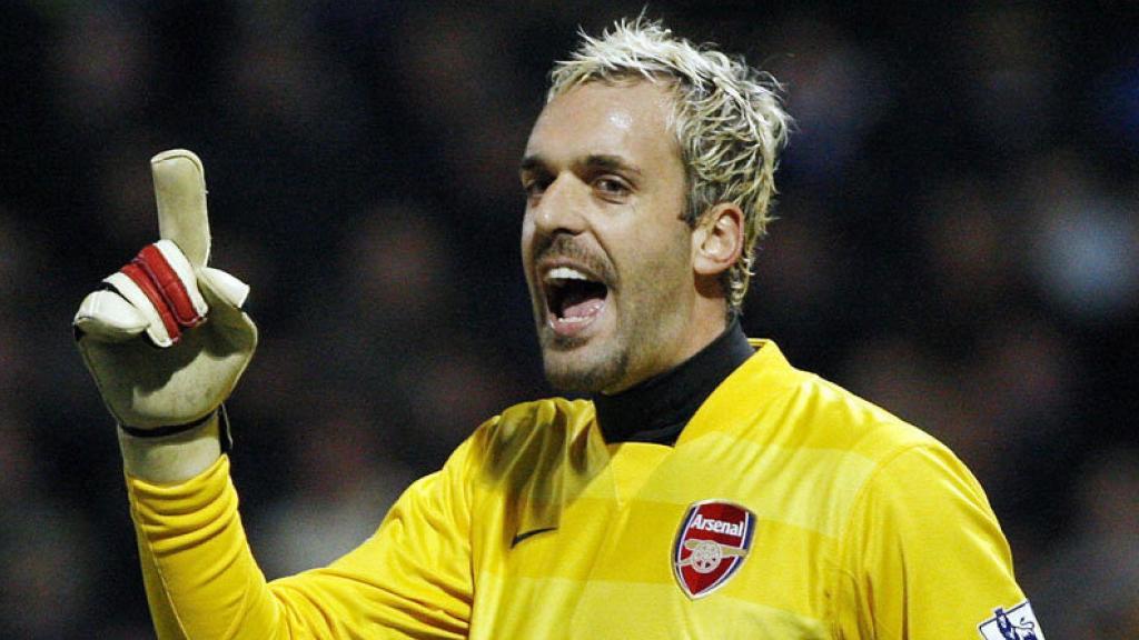 Manuel Almunia, en un partido con el Arsenal.