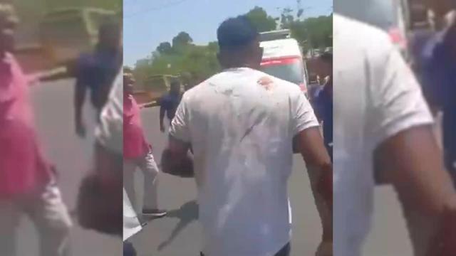 El supuesto superviviente del desastre aéreo indio sale de la zona por su propio pie.