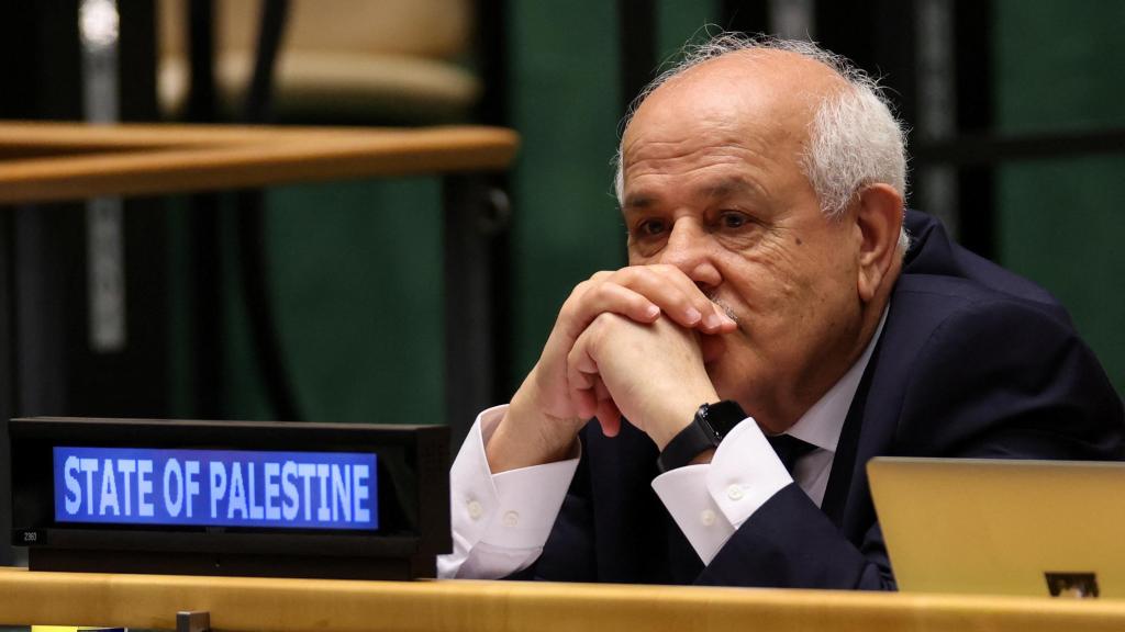 Riyad Mansour, embajador palestino ante la ONU, durante la votación en Nueva York.