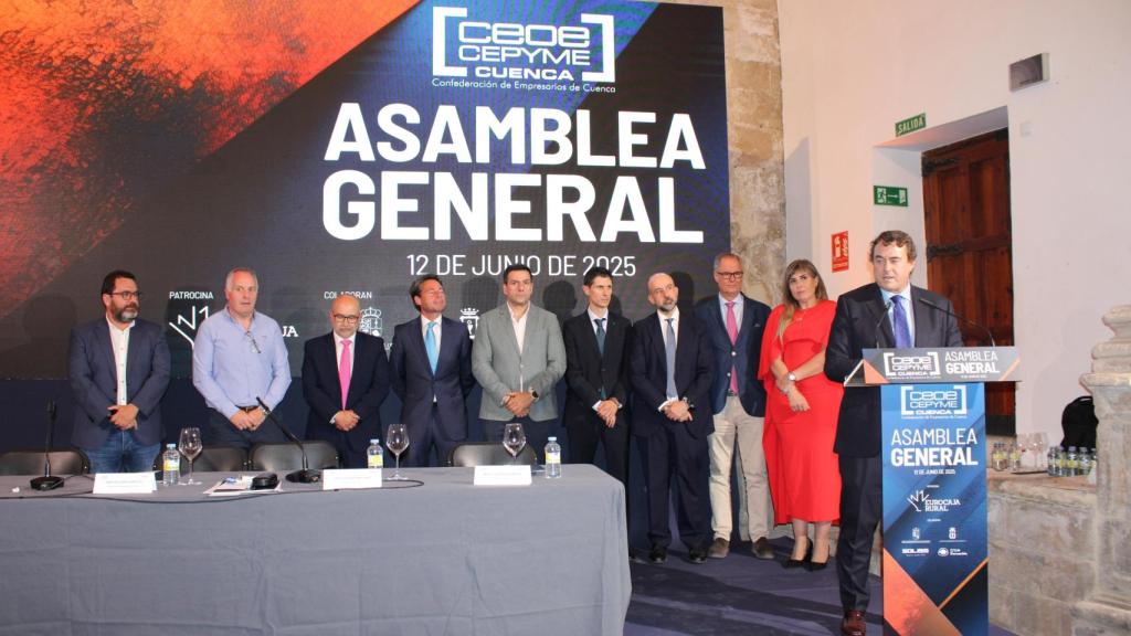 David Peña junto a su equipo.