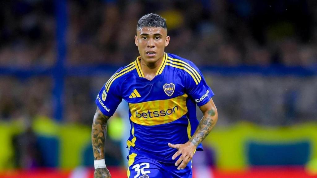 Ayrton Costa, durante un partido con Boca Juniors.