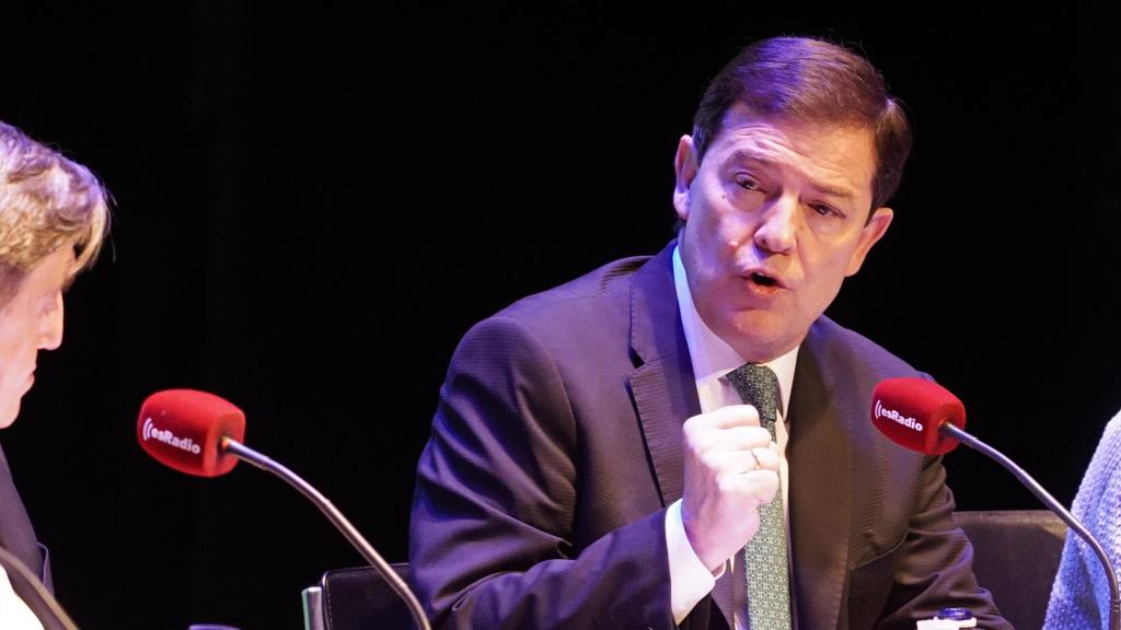 El presidente de la Junta, Alfonso Fernández Mañueco, participa en el programa 'Es la mañana de Federico', de esRadio