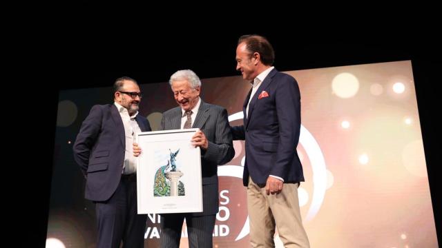 Antonio Pelayo recibe el premio de honor 'Vicente Ballester' de Onda Cero