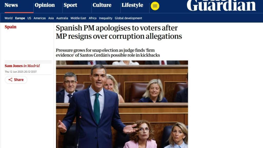 Pedro Sánchez y Santos Cerdán en 'The Guardian'