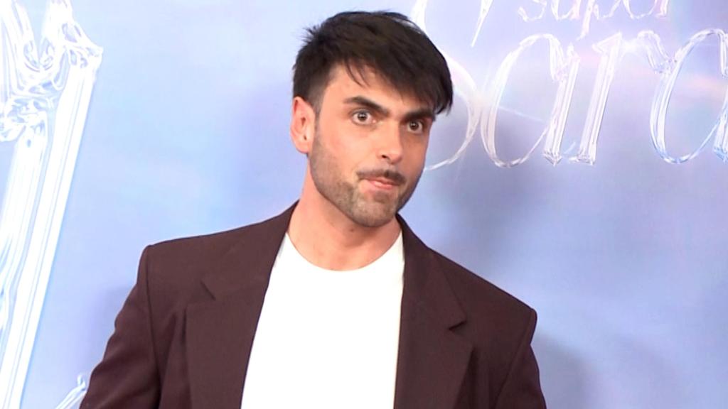 Zeus Tous, en el estreno de la serie de su madre, Sara Montiel.