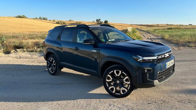 Vista tres cuartos delantera del Dacia Bigster