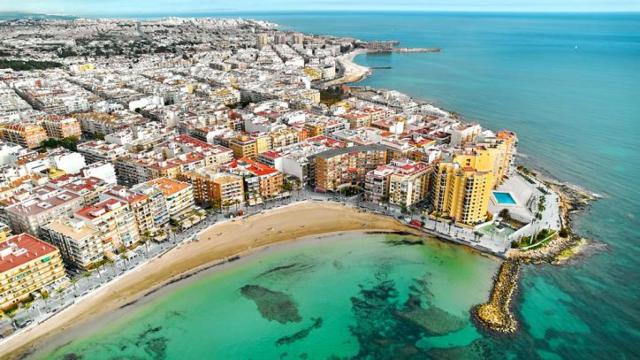 Vista aérea de la ciudad de Torrevieja, una referencia nacional en turismo.