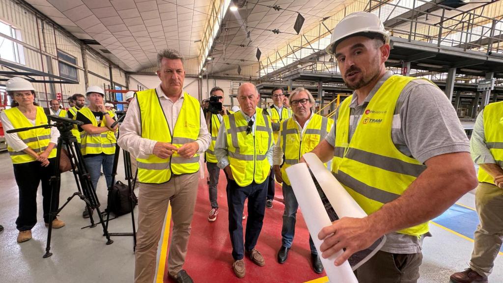 El conseller de Infraestructuras, Vicente Martínez Mus, visita los talleres de València Sud. EE