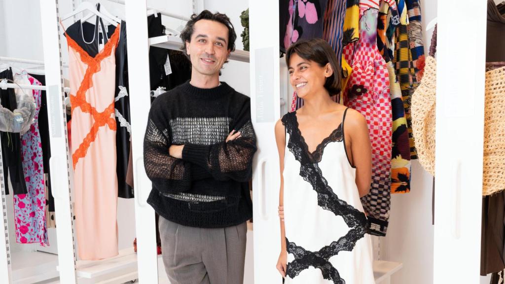 Alejandro Assens y Laia Cusco, posando en su espacio.