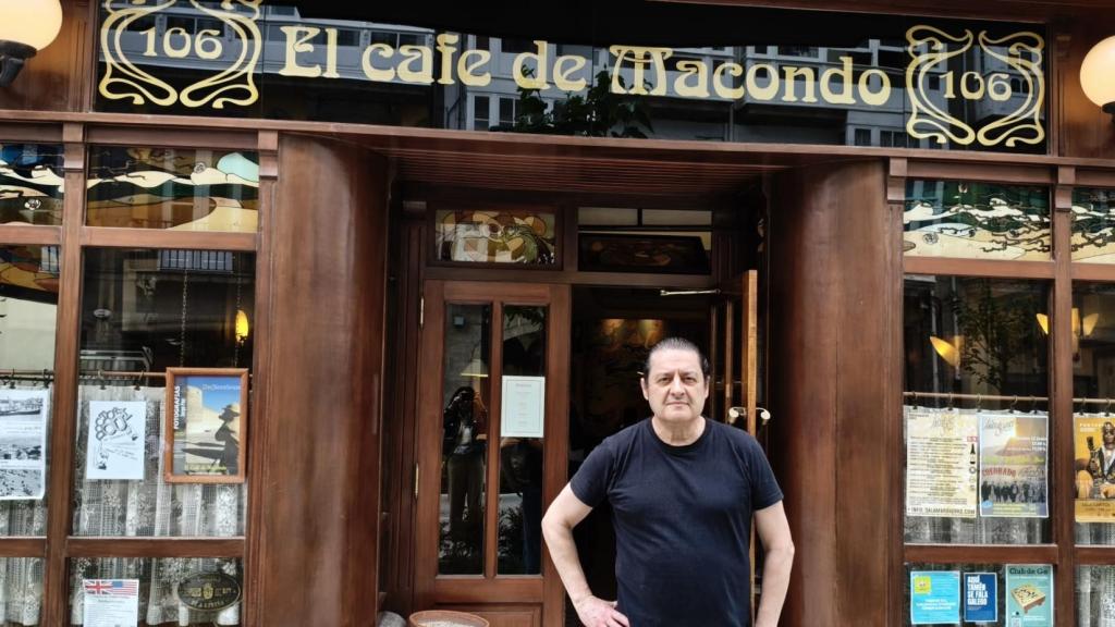 Ángel Brey, propietario de la Cafetería de Macondo