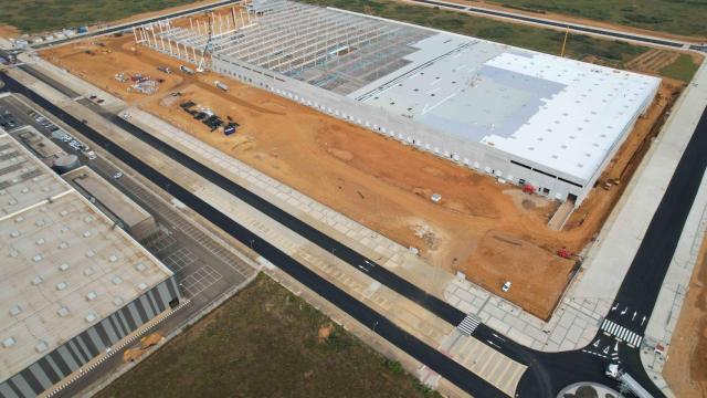 Nuevo centro logístico de Dia en León.