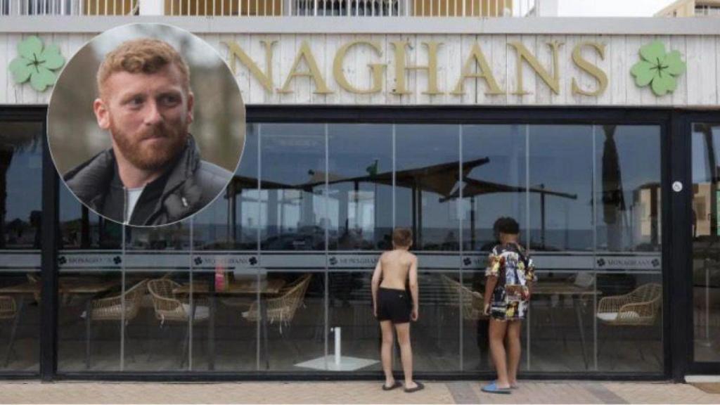 Montaje de la fachada del Pub Monaghan y Ross Monaghan.