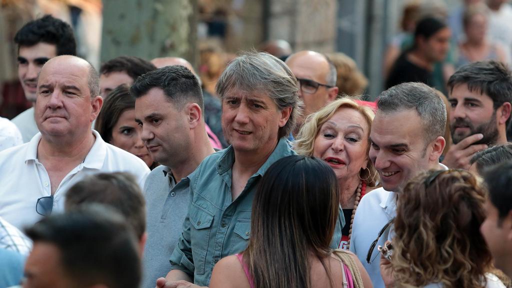 El secretario general del PSOE de Castilla y León, Carlos Martínez, durante la manifestación contra el cierre de la Azucarera de La Bañeza en León, este viernes