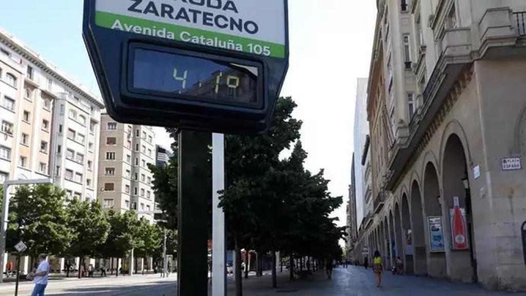 Imagen de archivo de un termómetro a 41 grandos en Paseo de la Independencia de Zaragoza